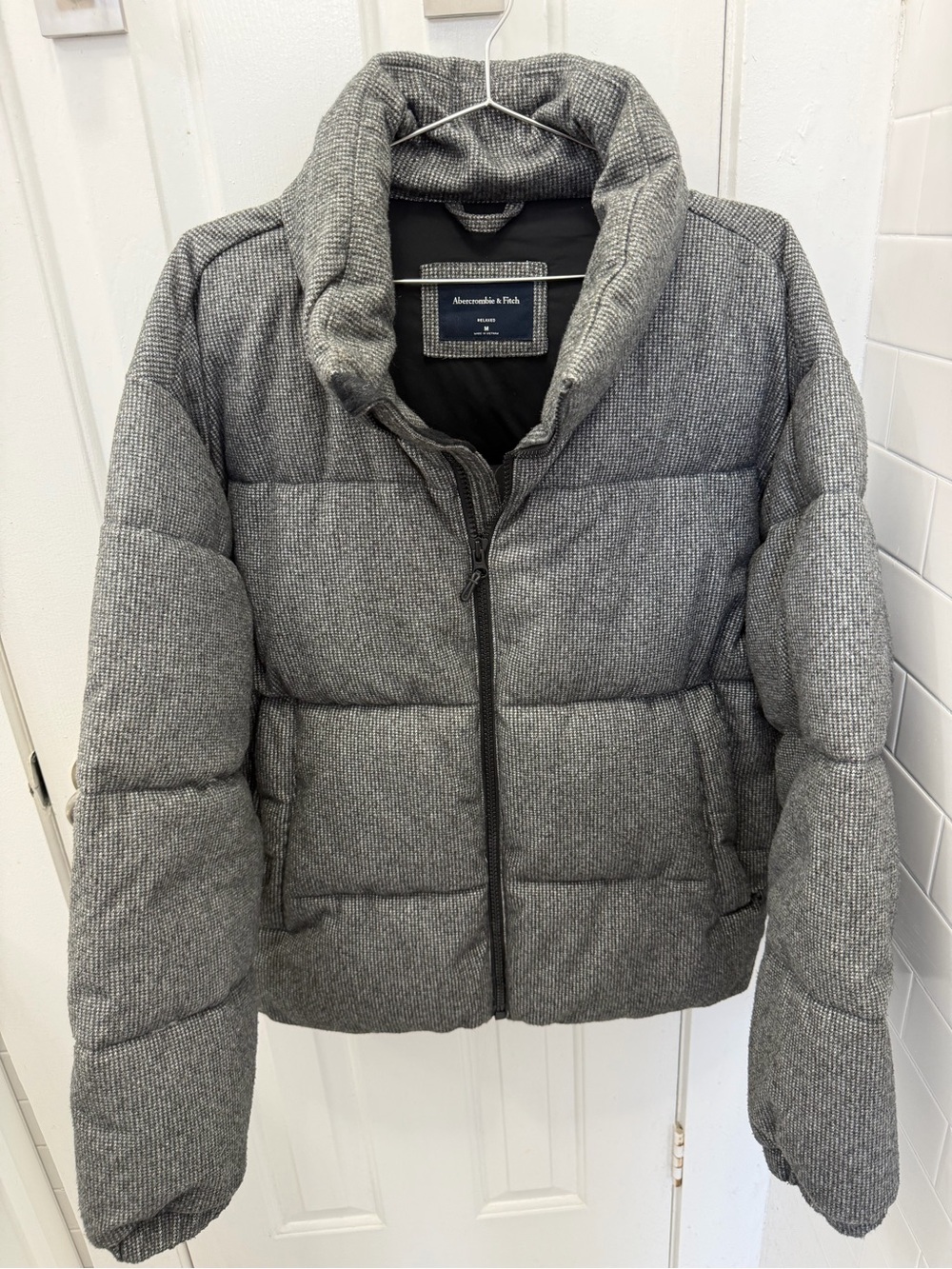 Abercrombie & Fitch Gray Quilted Puffer Jacket